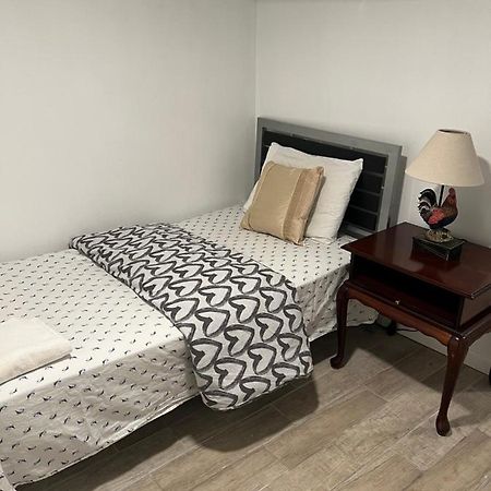 A Restful Room In Queens New York Exterior photo